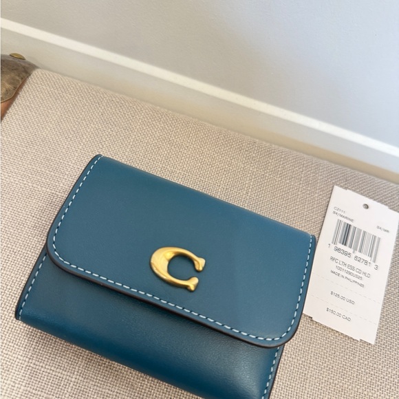 NEW COACH ESSENTIAL CARD HOLDER MARINE BLUE GOLD RET $125 - Picture 2 of 7